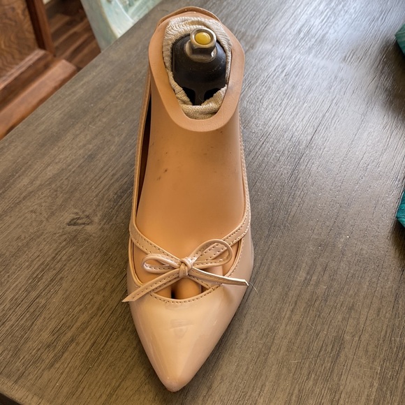 Nude shiny pumps - Picture 2 of 5